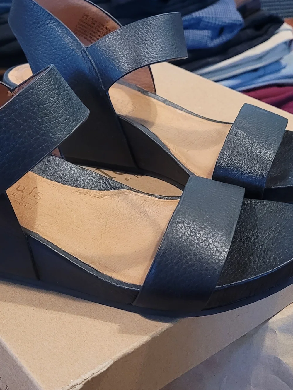Women’s Gentle Souls Black Wedge Sandals Gianna Two Strap Classic Strappy